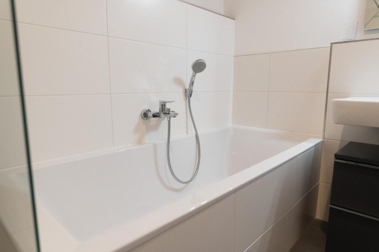 Ferienwohnung Bergsonne Mit Sonnenbalkon Und Tiefgaragen Parkplatz Bad Ischl Εξωτερικό φωτογραφία